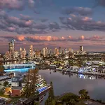 Superior Penthouse Apartment In Surfers Paradise On The Gold Coast