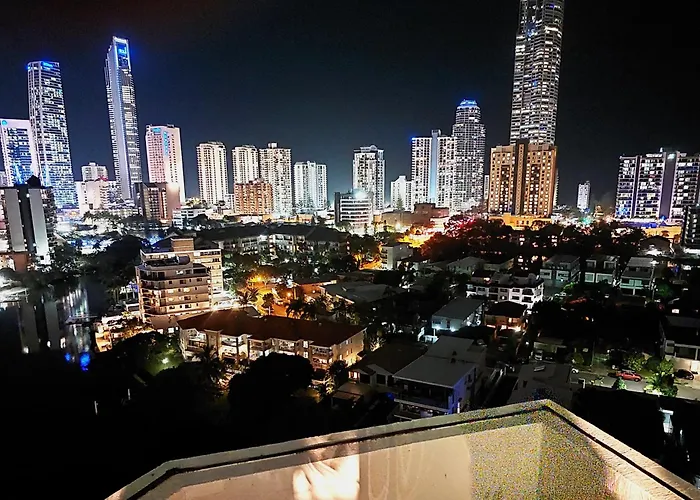 Superior Penthouse Apartment In Surfers Paradise On The Gold Coast