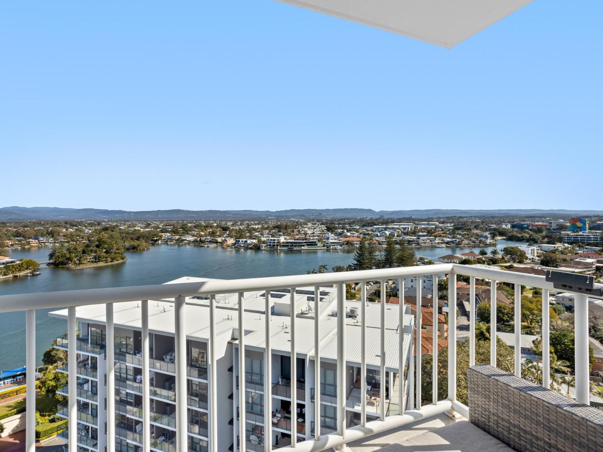 Superior Penthouse In Surfers Paradise On The Apartment Gold Coast